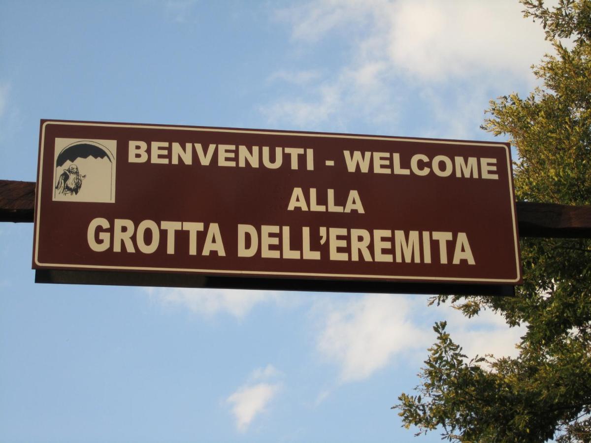 Agriturismo Grotta Dell'Eremita Albano di Lucania Exterior foto
