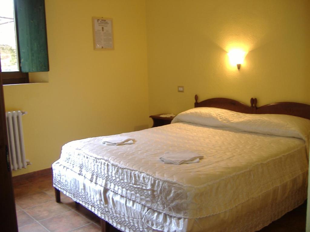 Agriturismo Grotta Dell'Eremita Albano di Lucania Habitación foto